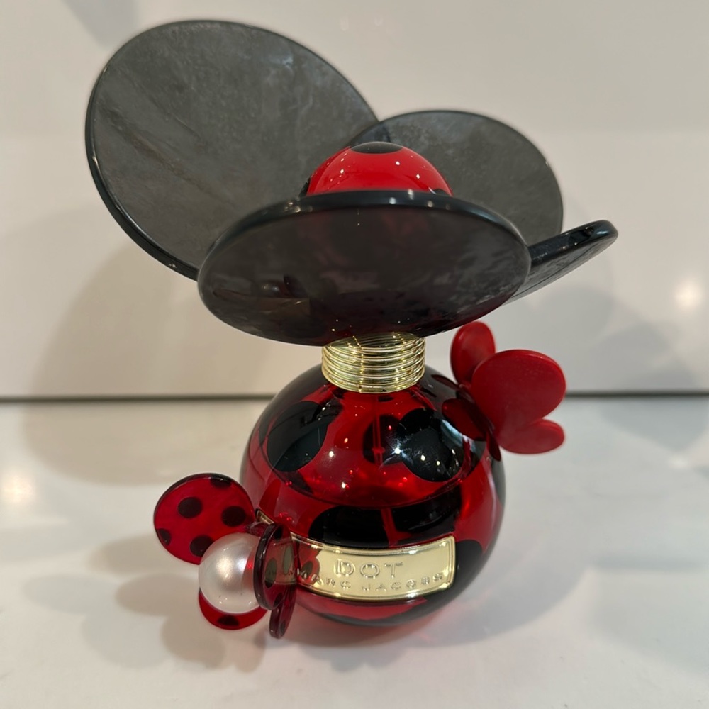 Marc Jacobs dot 1.7oz as shown